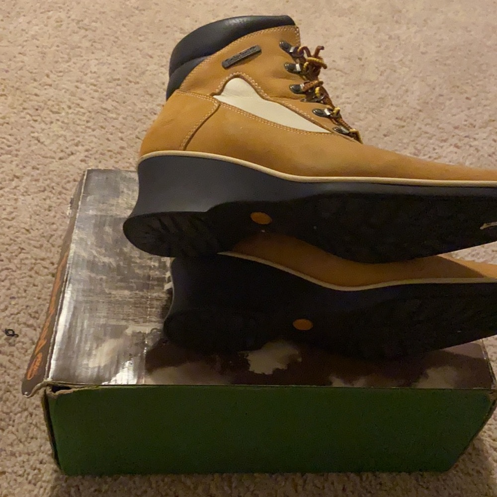 Lightly Used - image 5